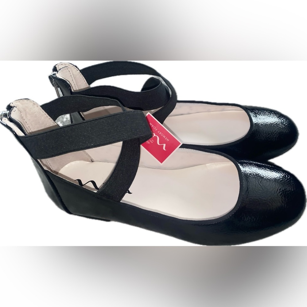 NINA MARISSA BLACK CRINKLE PATENT SHOE